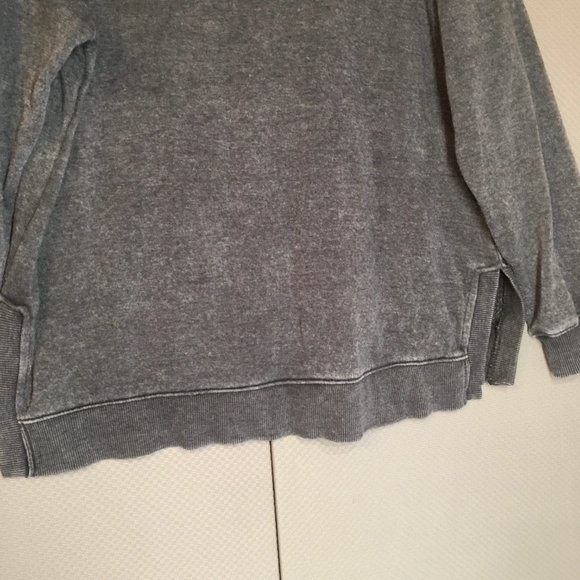 Wallflower Women's Distressed Coloring Sweater Gray Size XL - Picture 9 of 10